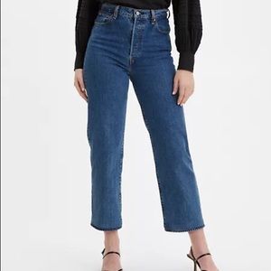 Great pair of levi’s ribcage jeans love these jeans they are just too small now